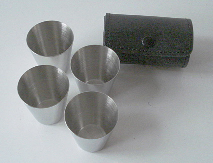 Becher Set 4 tlg. - mit schwarzer Lederhülle