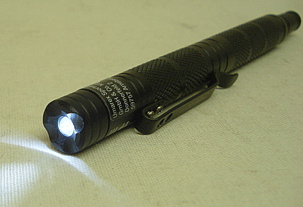 Tactical Pen TP III mit Lampe - Kugelschreiber,Glasbrecher,Cli