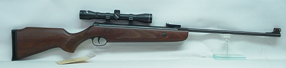 Hunter Force 600 Kal.4,50 mm - inkl. 4x32 ZF
